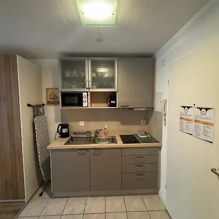Cresta Apartments - Studios *